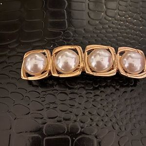 Anthropologie Pearl gold hair clip